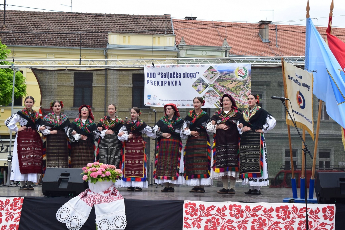 FOTO: 12. smotra folklora u Pakracu