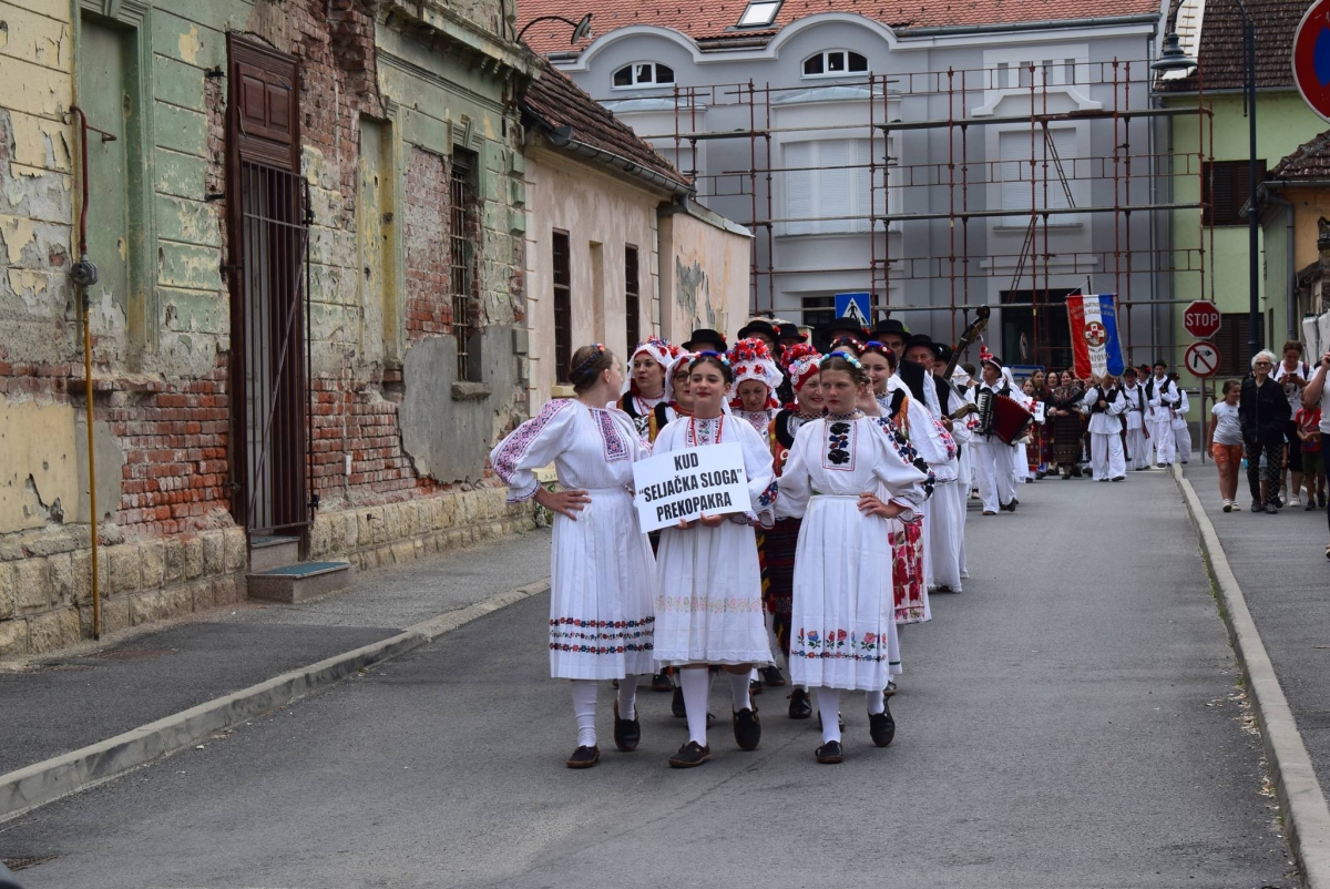 FOTO: 12. smotra folklora u Pakracu