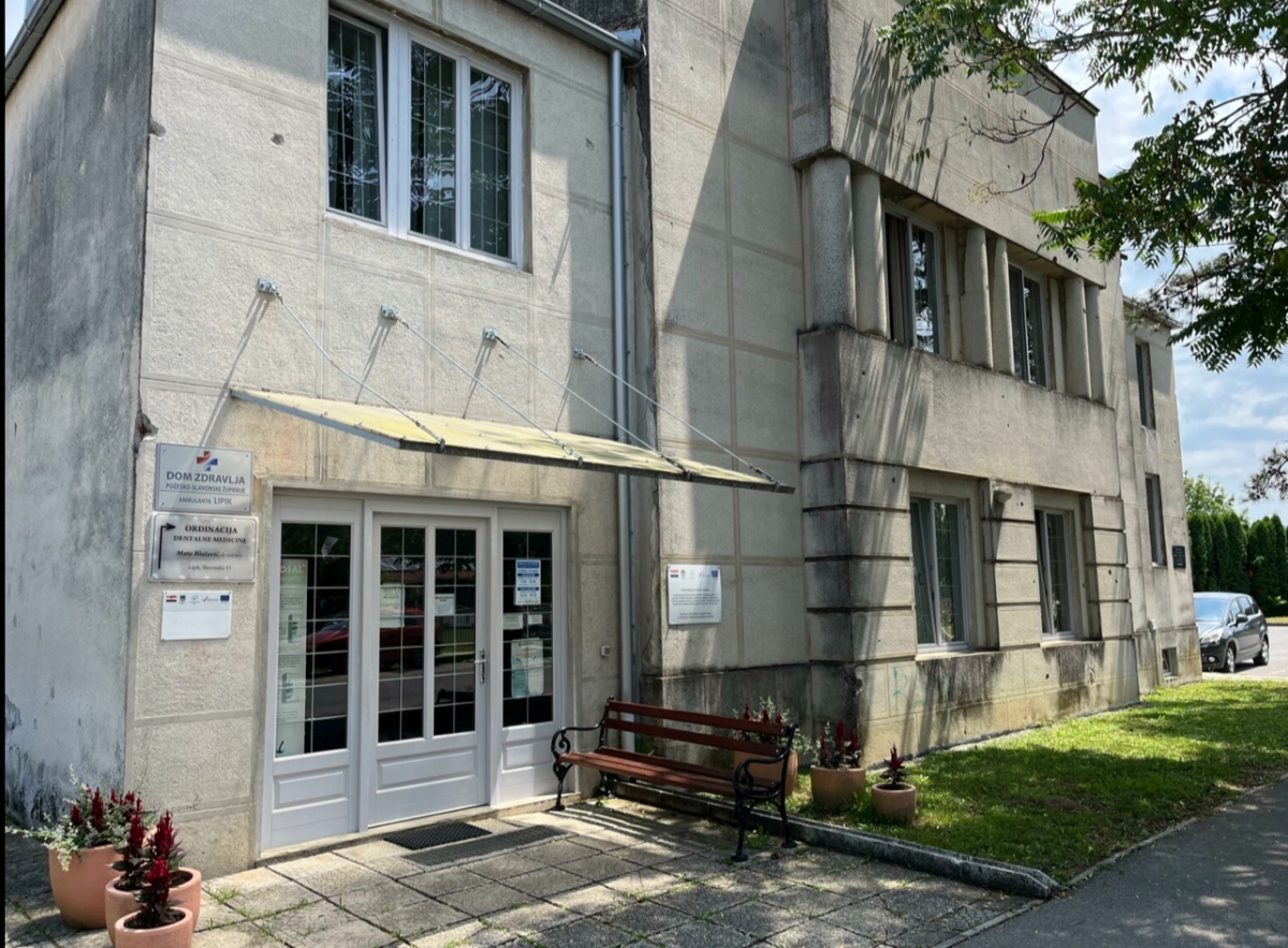 U Domu zdravlja u Lipiku zalijepili bezobrazne ‘doktorske zapovijedi’. Pacijenti pozvali Dragu Hedla, a onda je nastao show