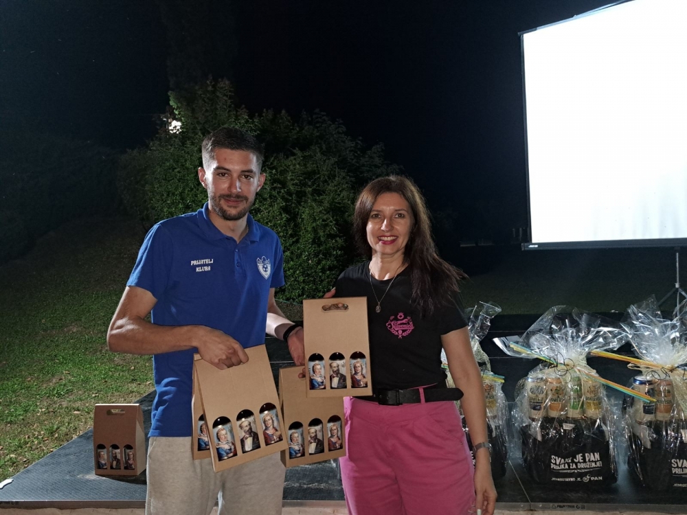 Prvi pub kviz na Bazenima Lipik privukao brojne znalce