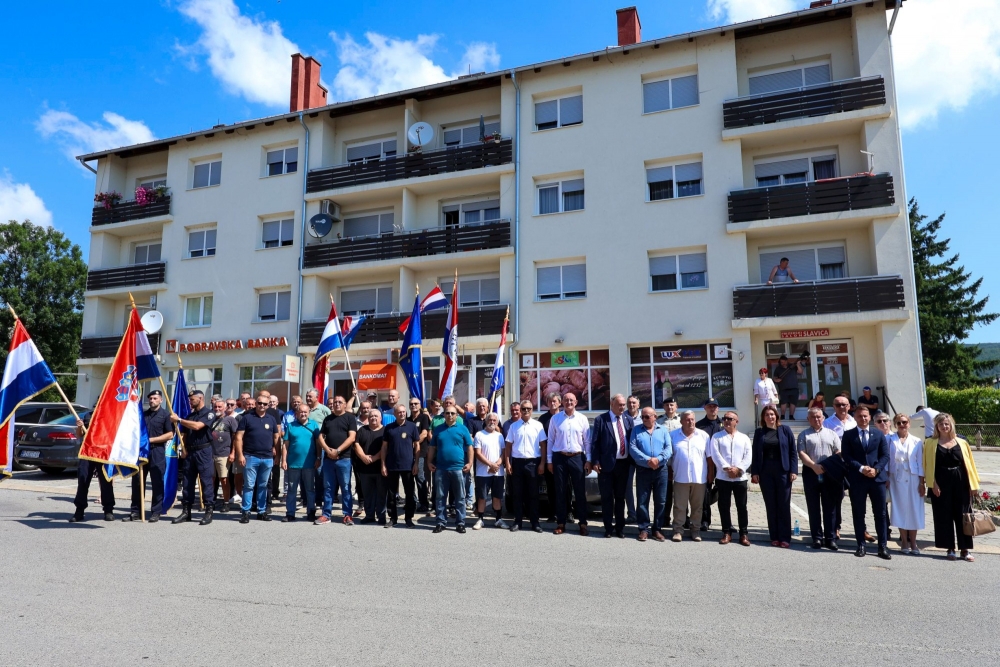 Kutjevački branitelji odavanjem počasti i mimohodom proslavili svoj dan