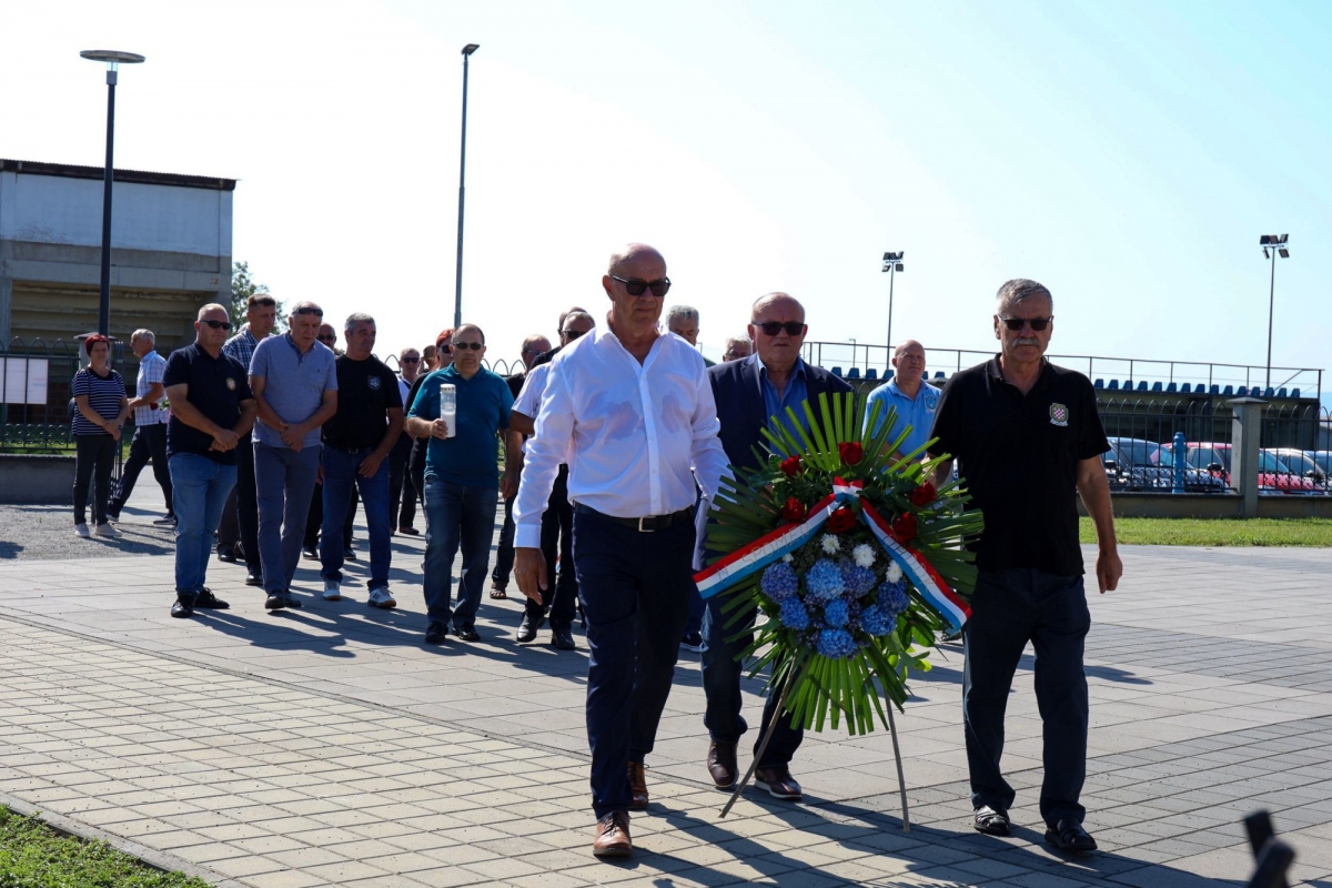 Kutjevački branitelji odavanjem počasti i mimohodom proslavili svoj dan