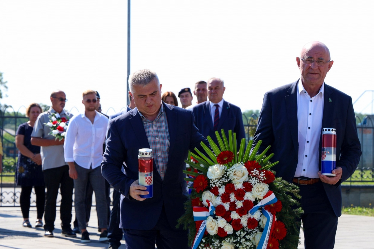 Kutjevački branitelji odavanjem počasti i mimohodom proslavili svoj dan