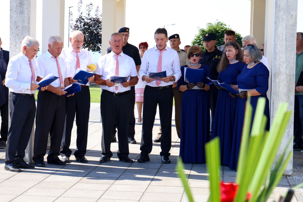 Kutjevački branitelji odavanjem počasti i mimohodom proslavili svoj dan