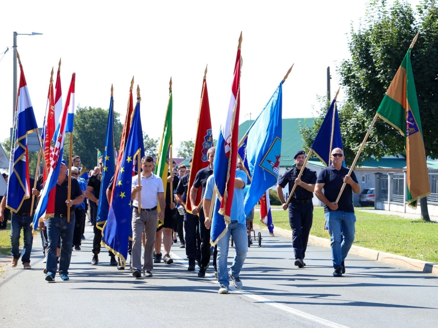 Kutjevački branitelji odavanjem počasti i mimohodom proslavili svoj dan