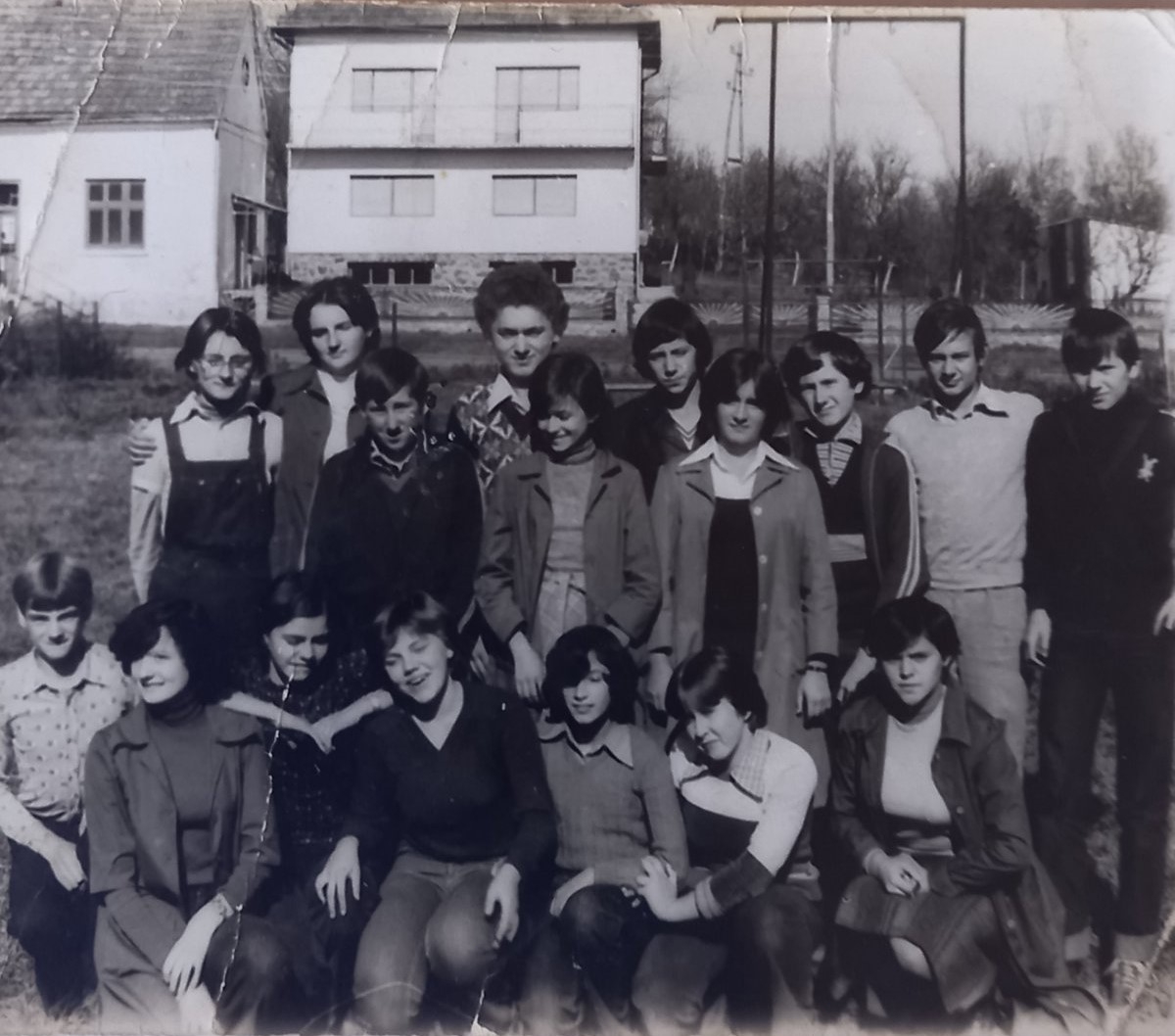 Nakon 40 godina, ponovo skupa: Okupljanje bivšig učenika OŠ Grigora Viteza iz Poljane