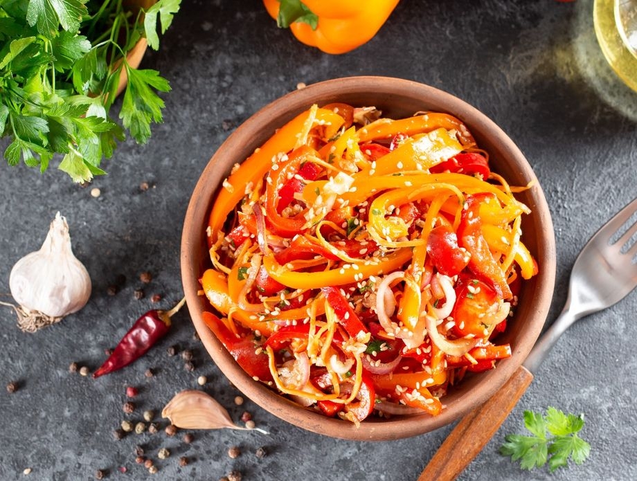 Recept za salatu od paprike koja paše uz sve