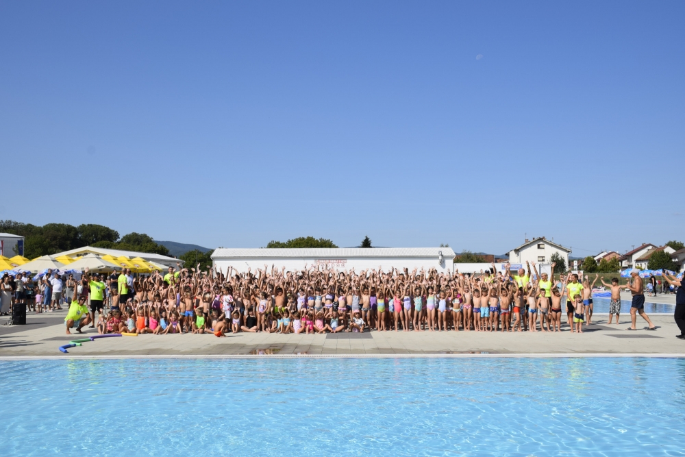 Polaznici Škole plivanja dobili diplome te demonstrirali stečena znanja
