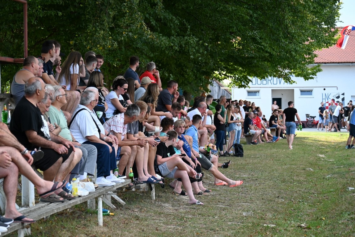 MEMORIJAL POGINULIH BRANITELJA DOBROVCA Lipik 1925 nakon penala obranio naslov