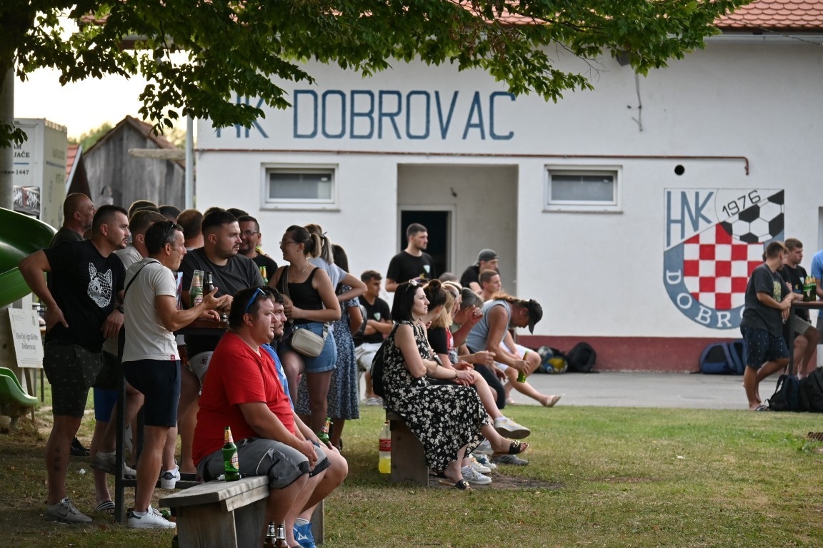 MEMORIJAL POGINULIH BRANITELJA DOBROVCA Lipik 1925 nakon penala obranio naslov