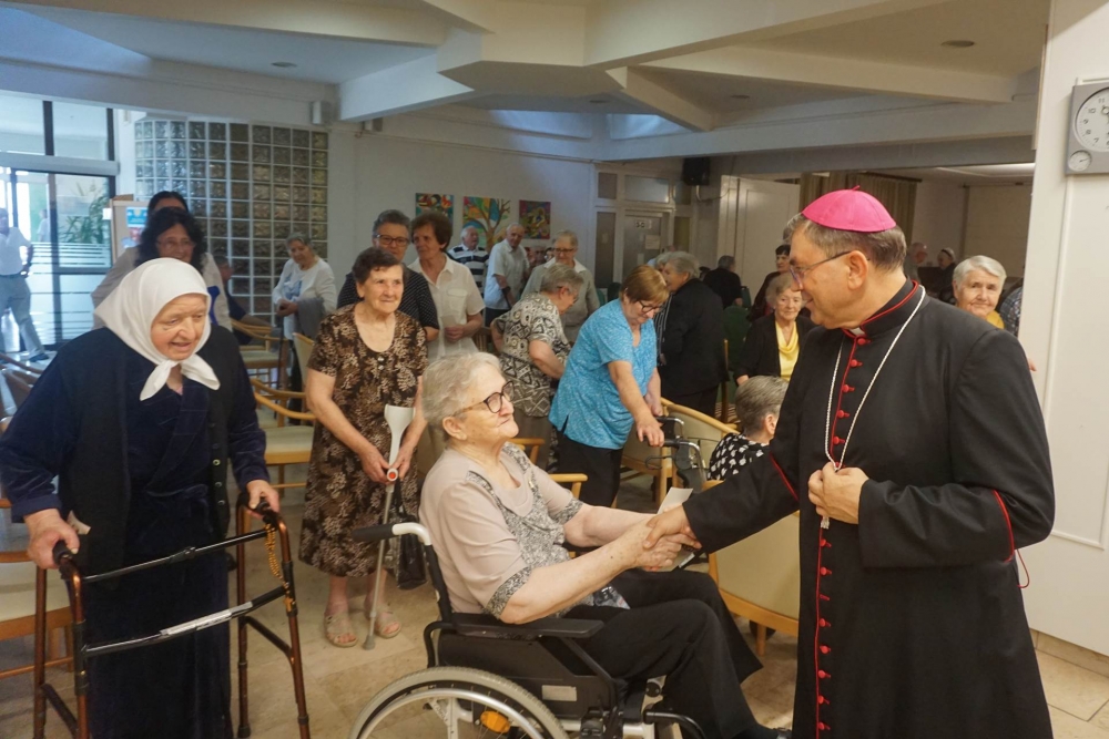 Biskup predvodio misu u požeškom Domu za starije i nemoćne