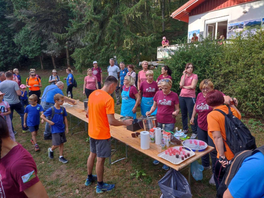 Članovi HPD ’Sokolovac’ Požega na 72. Danima slavonskih planinara