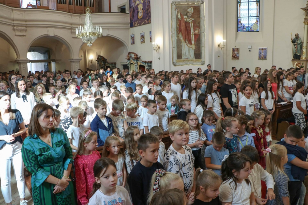Euharistijsko slavlje sa zazivom Duha Svetoga u požeškoj Katedrali