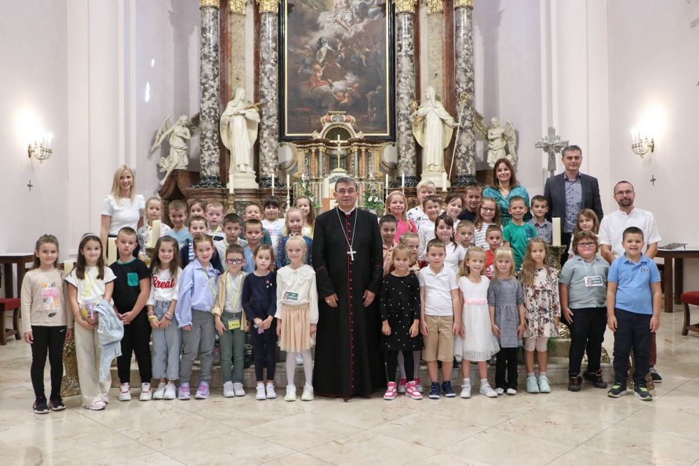 Euharistijsko slavlje sa zazivom Duha Svetoga u požeškoj Katedrali