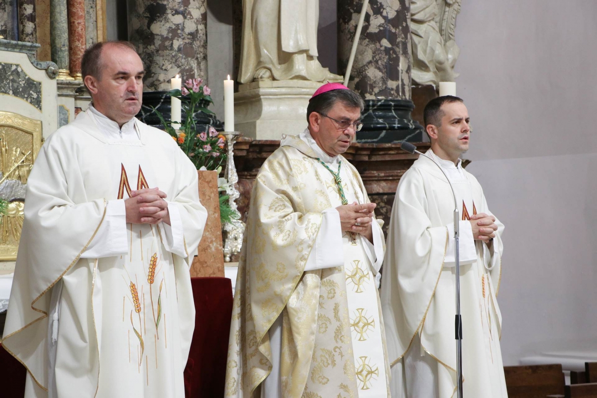 Euharistijsko slavlje sa zazivom Duha Svetoga u požeškoj Katedrali