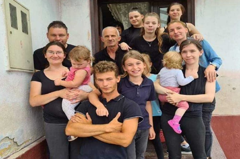 Obitelj Profus iz Požege ima osmero djece i svi se zovu na slovo ’t’: ”Nekada smo živjeli u 27 kvadrata, a danas su sretni odrasli ljudi”
