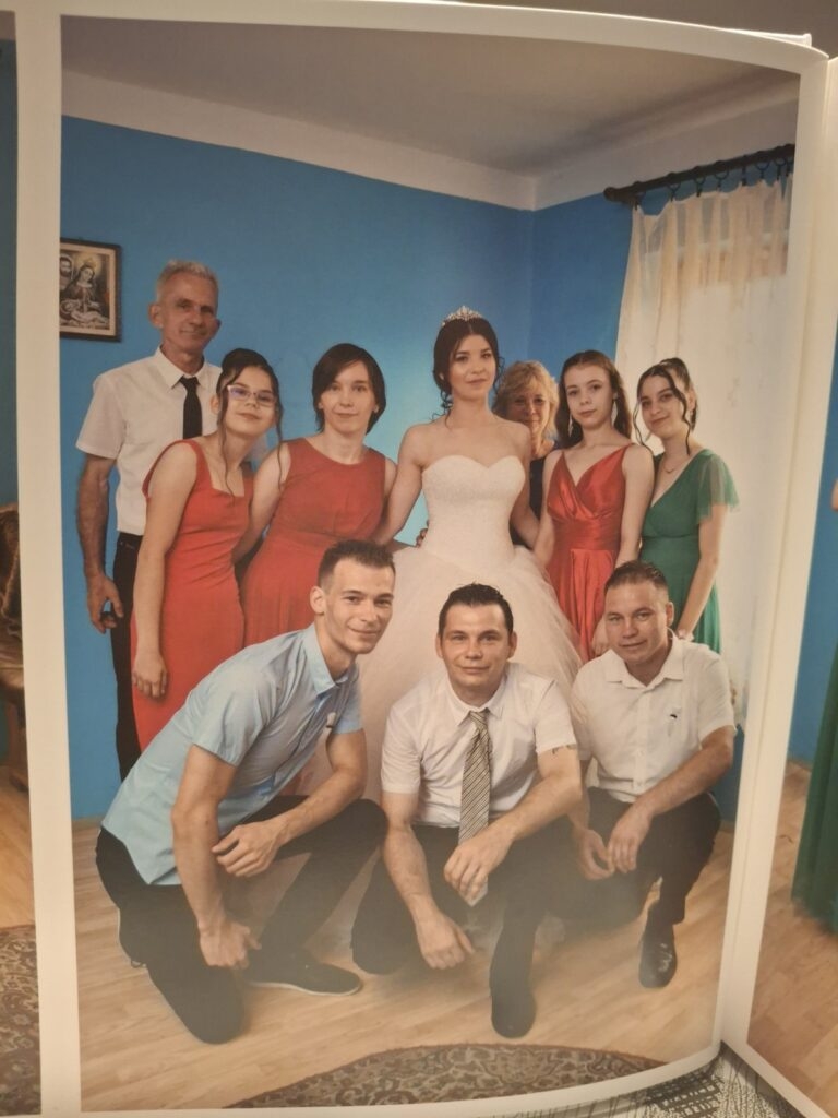 Obitelj Profus iz Požege ima osmero djece i svi se zovu na slovo ’t’: ”Nekada smo živjeli u 27 kvadrata, a danas su sretni odrasli ljudi”