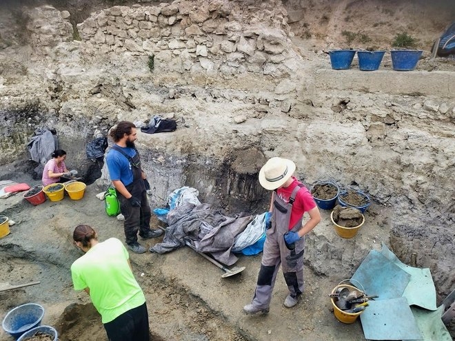 U Pakracu otkriven sarkofag s ’vampirom’: ’Ima konjsku glavu umjesto ljudske’