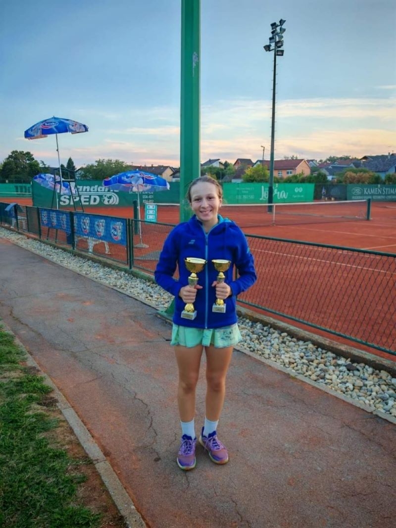 Lucija Grbeš osvojila prvo mjesto na Otvorenom prvenstvu Đakova u tenisu