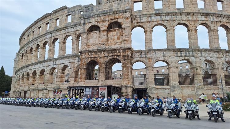 Policijski motociklisti PU požeško-slavonske ostvarili zapažene uspjehe na Memorijalu Šime Buzov