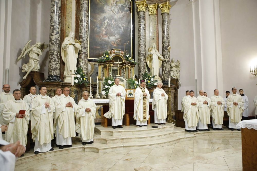 Đakonsko ređenje Ivana i Antuna u požeškoj Katedrali