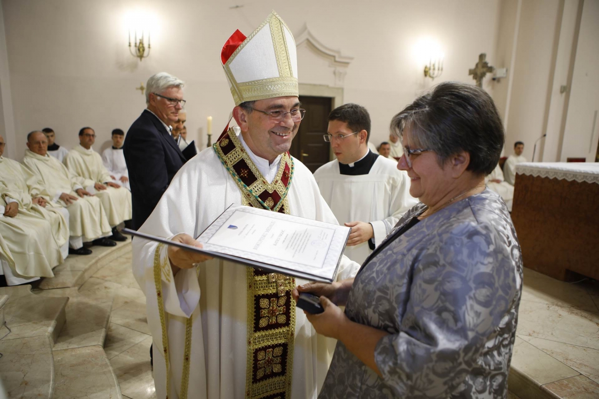 Đakonsko ređenje Ivana i Antuna u požeškoj Katedrali