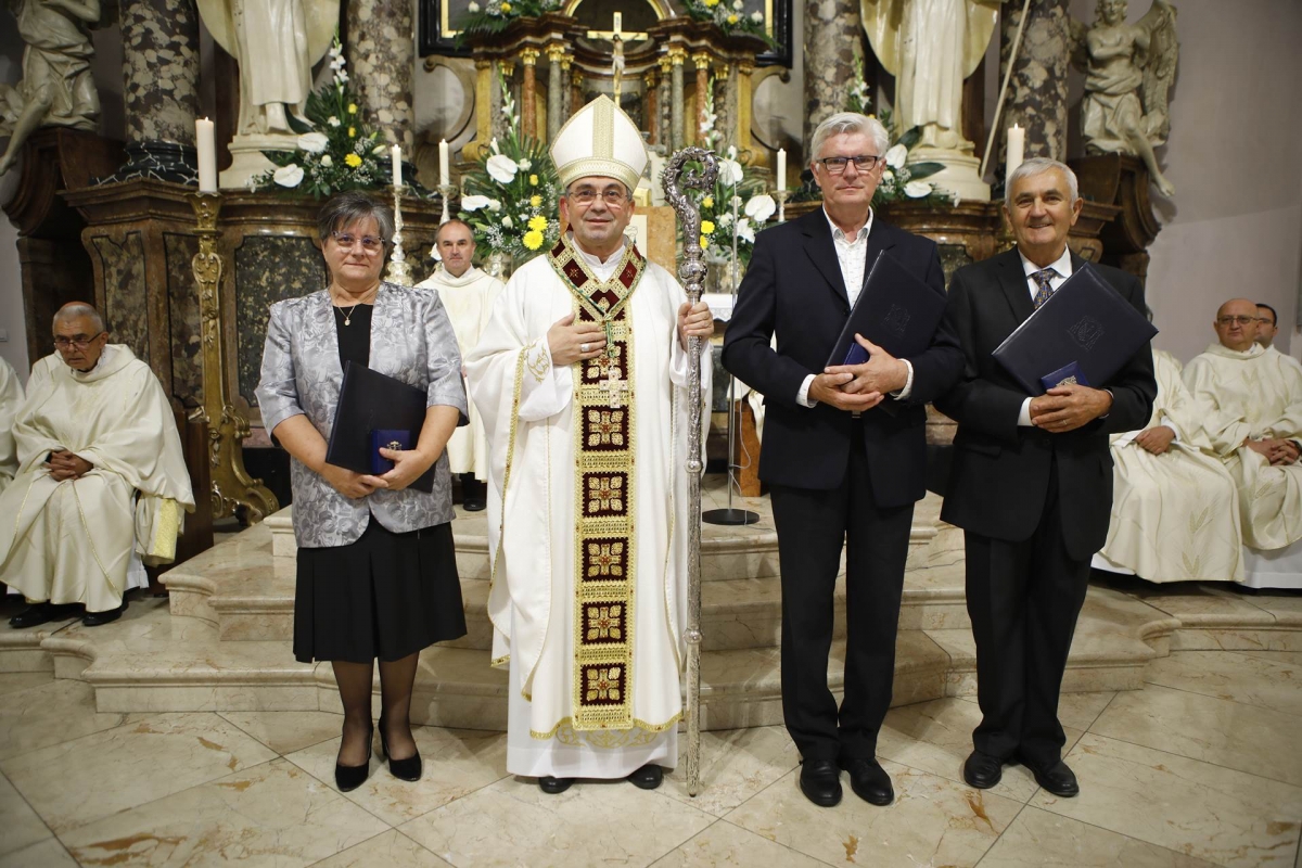 Đakonsko ređenje Ivana i Antuna u požeškoj Katedrali