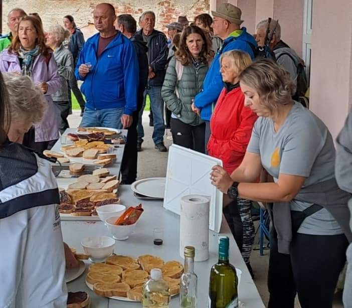 HPD SOKOLOVAC: Pohod na 33. planinarsku manifestaciju ’Kroz vinograde i šume’