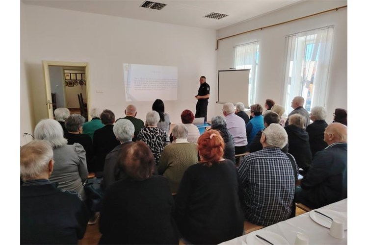 Edukacija starijih osoba pod nazivom „Osvješćivanje javnosti o nužnosti borbe protiv nasilja nad starijim osobama“
