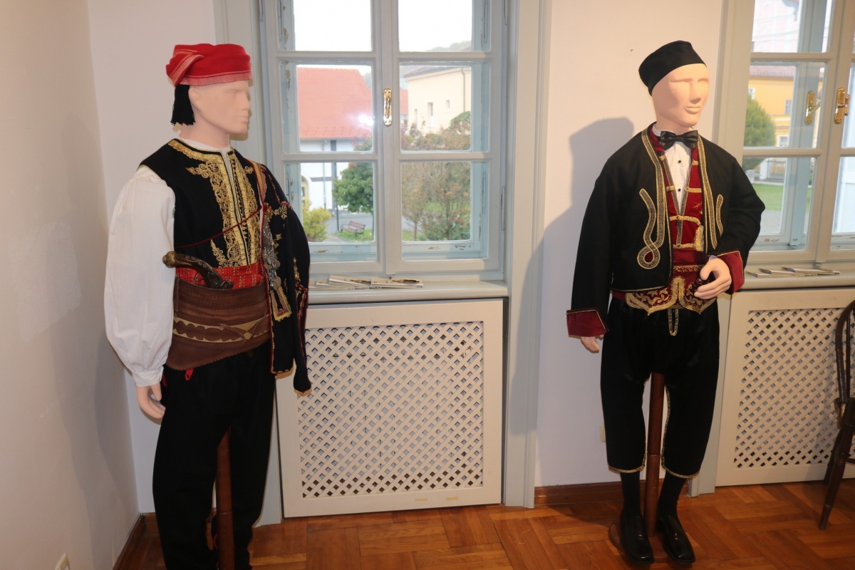 Izložba ’A LA TURKA 2’ u Pakrac donijela dašak osmanlijskog utjecaja