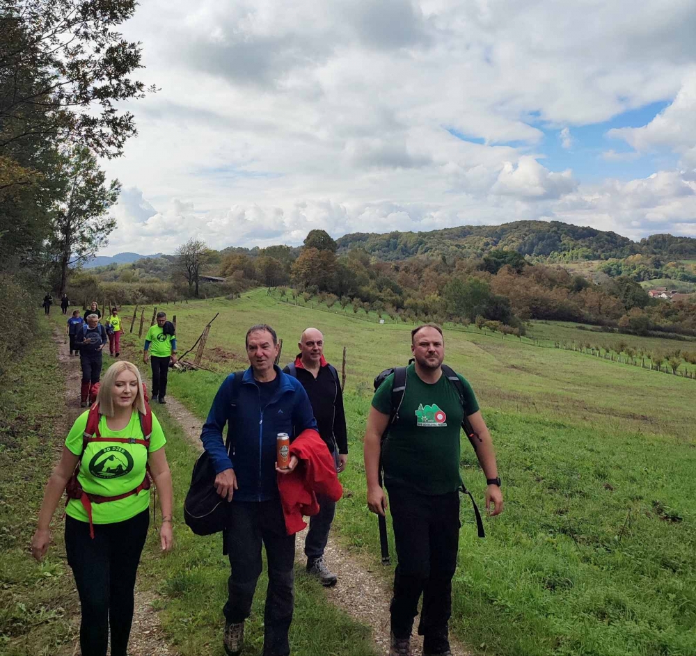 Planinari HPD ’Sokolovac’ Požega pohodili 27. ’Kestenijadu’ u Hrvatskoj Kostajnici