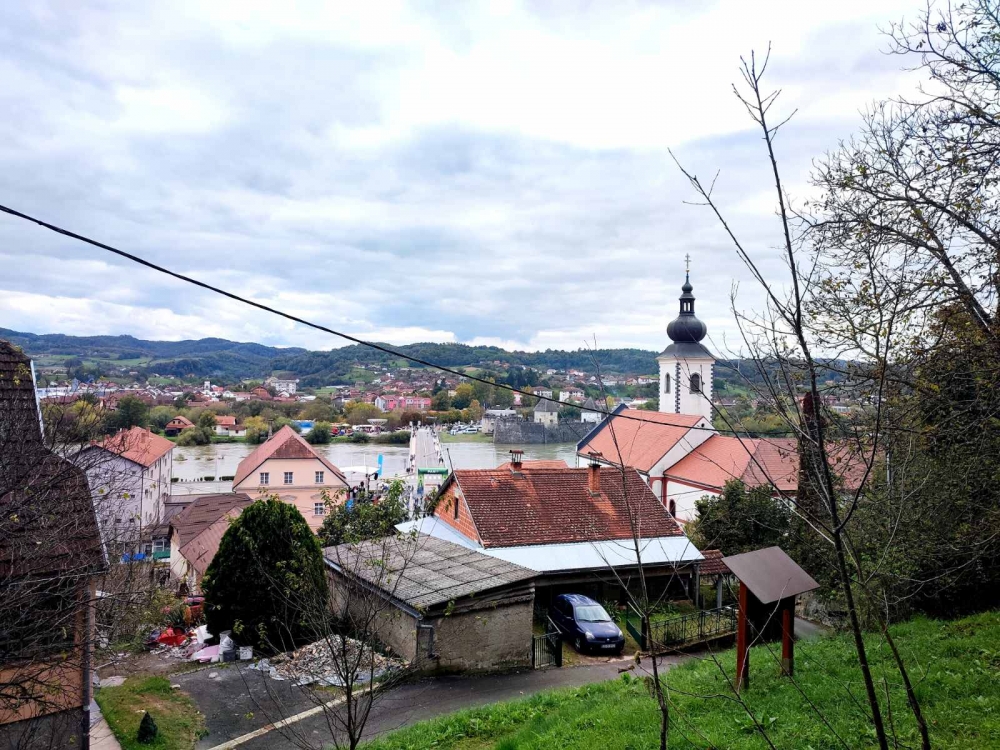 Planinari HPD ’Sokolovac’ Požega pohodili 27. ’Kestenijadu’ u Hrvatskoj Kostajnici