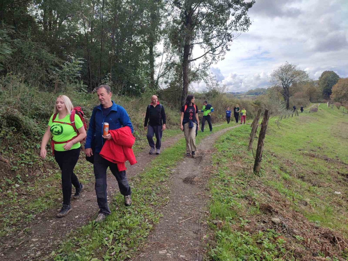 Planinari HPD ’Sokolovac’ Požega pohodili 27. ’Kestenijadu’ u Hrvatskoj Kostajnici