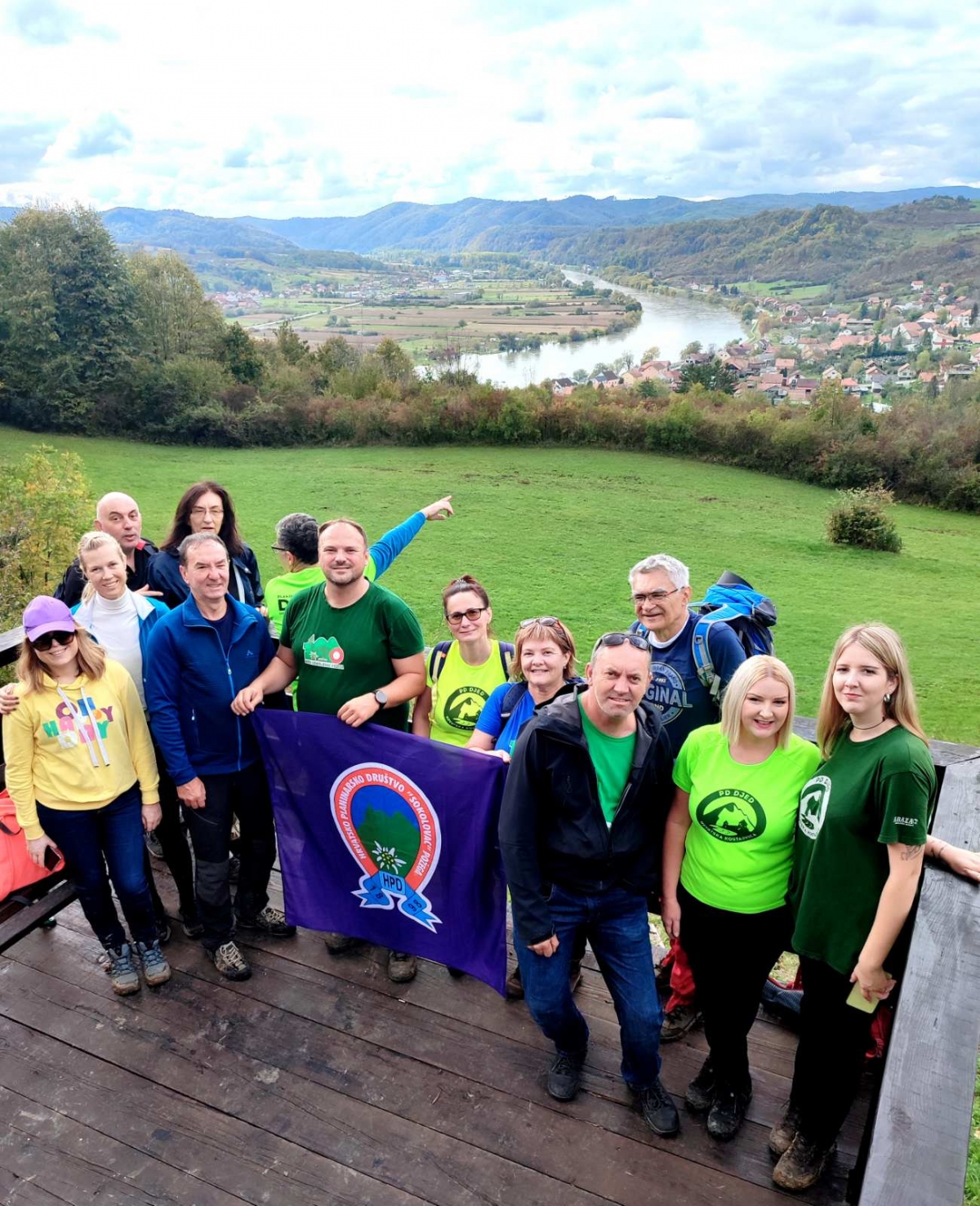 Planinari HPD ’Sokolovac’ Požega pohodili 27. ’Kestenijadu’ u Hrvatskoj Kostajnici