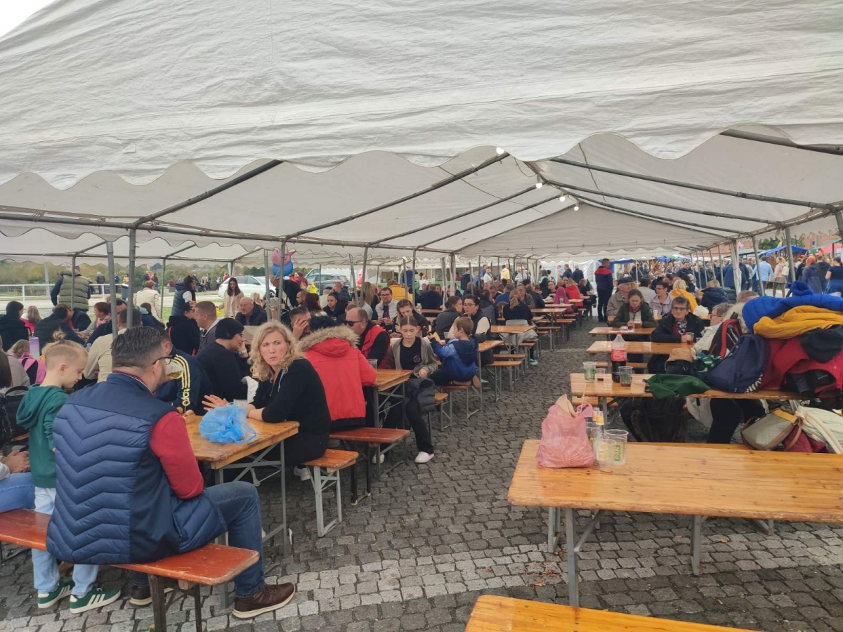 Planinari HPD ’Sokolovac’ Požega pohodili 27. ’Kestenijadu’ u Hrvatskoj Kostajnici