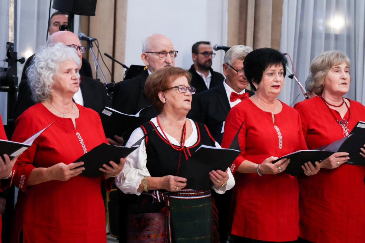 FOTO: Tradicionalna Lička večer okupila tristo Ličana i njihovih gostiju