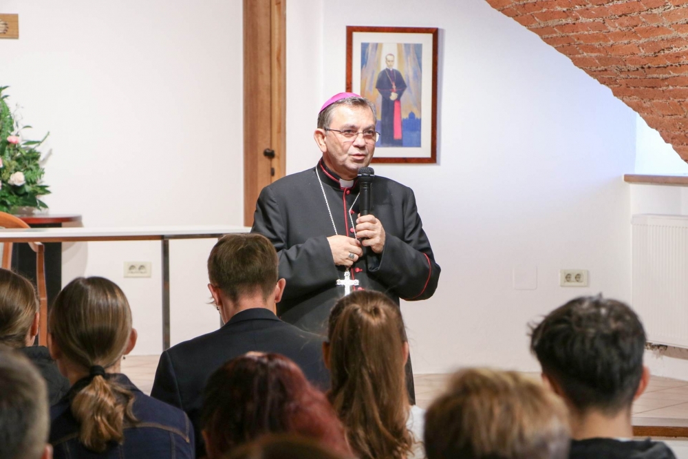 Požeška biskupija dodijelila 175 stipendija učenicima i studentima