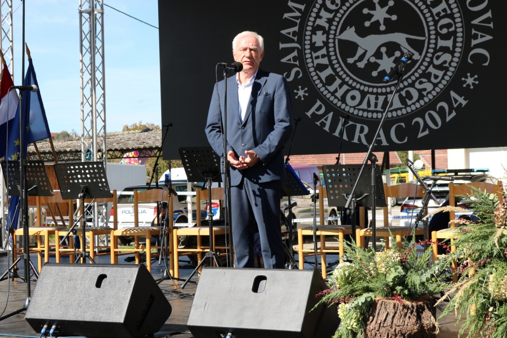 15. „SLAVONSKI BANOVAC“ Najveći sajam dosad i ove godine okupan suncem