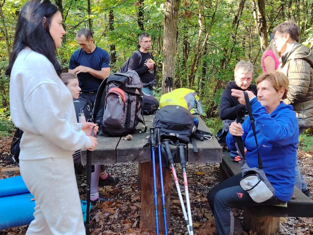 FOTO:  Članovi HPD ’Sokolovac’ Požega pohodili Festival kestena u Petrinji