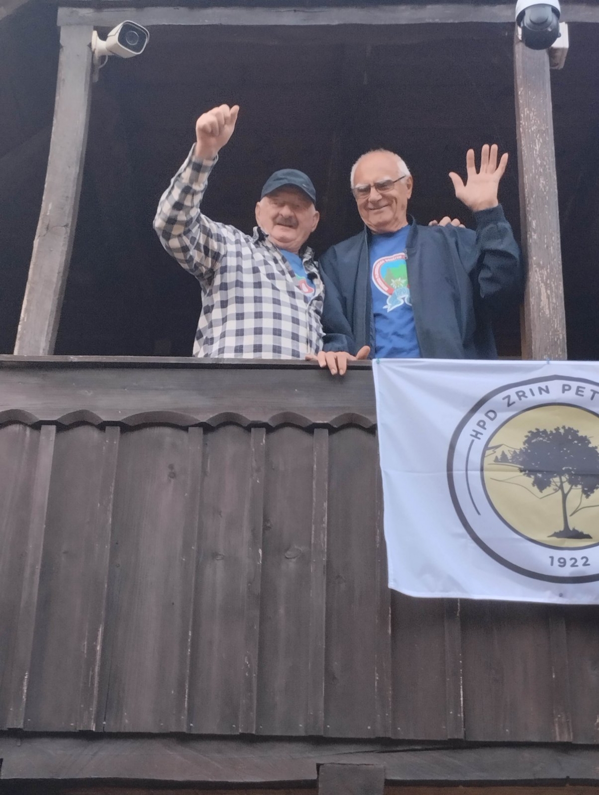 FOTO:  Članovi HPD ’Sokolovac’ Požega pohodili Festival kestena u Petrinji