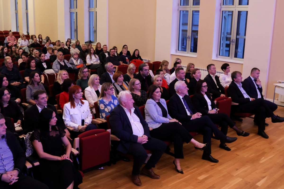 Evo tko su najuspješniji učenici i odgojno-obrazovni djelatnici Požeško-slavonske županije