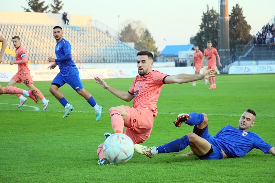 NK Osijek se namučio dok je došao do pobjede nad NK Slavonijom