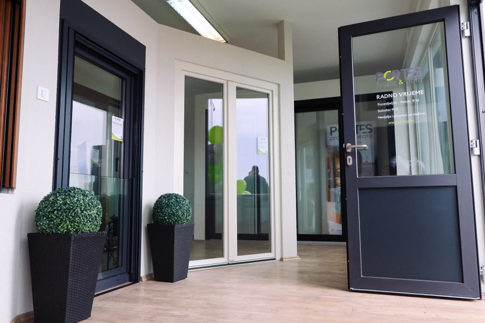 POŽEGA: Otvoren novi salon tvrtke Portes