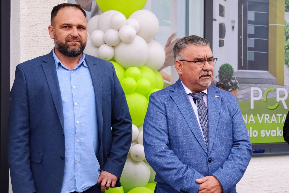 POŽEGA: Otvoren novi salon tvrtke Portes