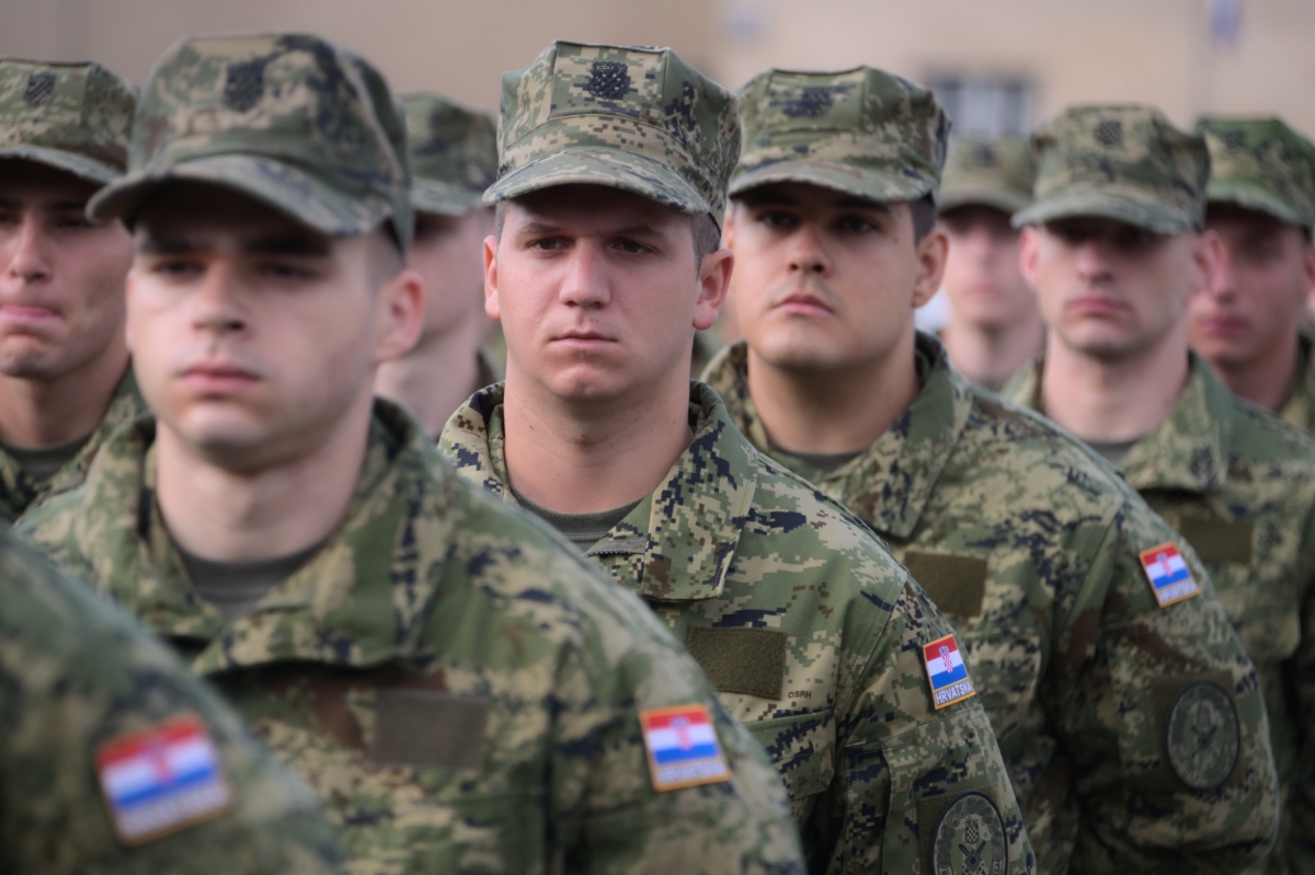 FOTO: Prisega novih ročnica i ročnika u požeškoj vojarni