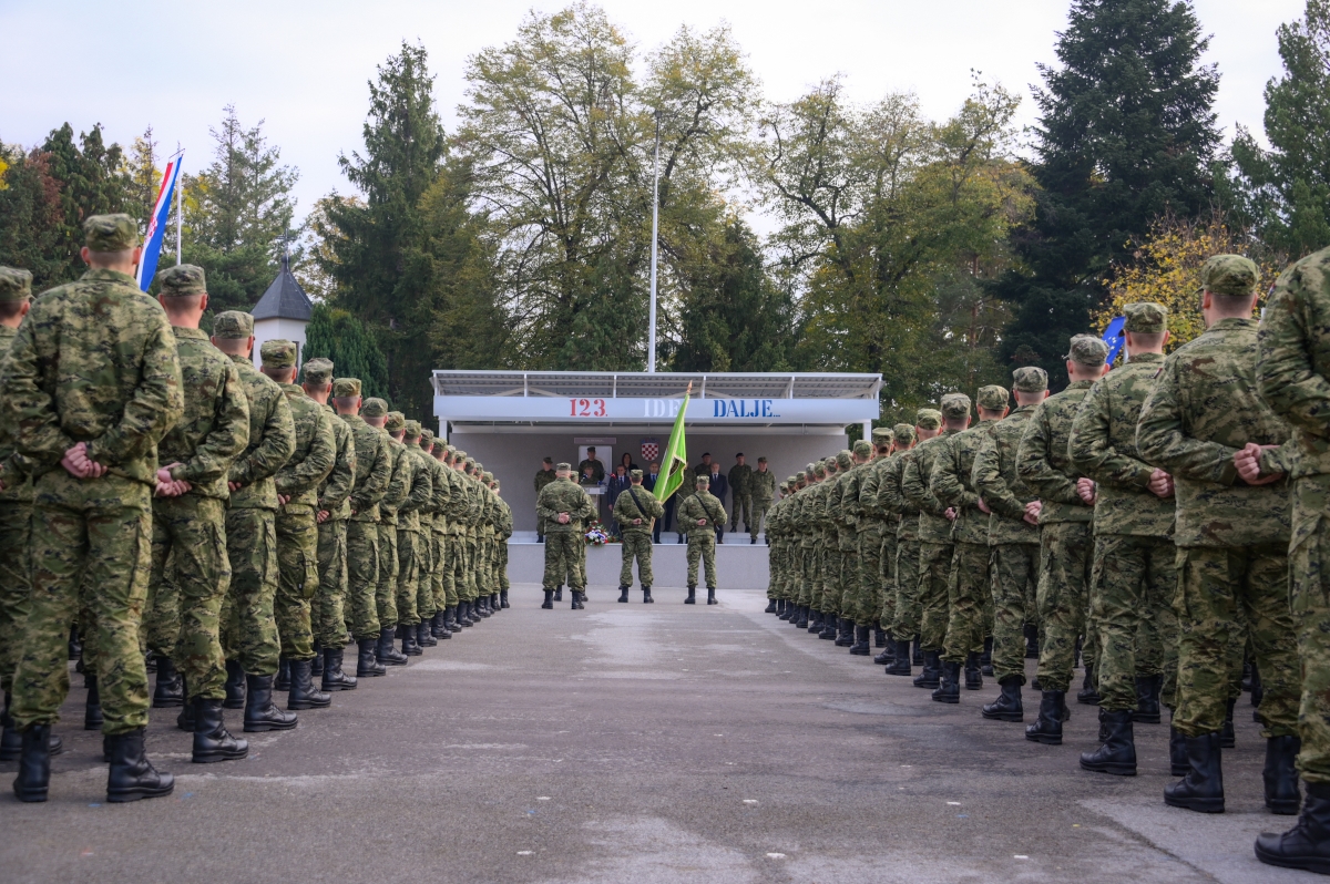 FOTO: Prisega novih ročnica i ročnika u požeškoj vojarni