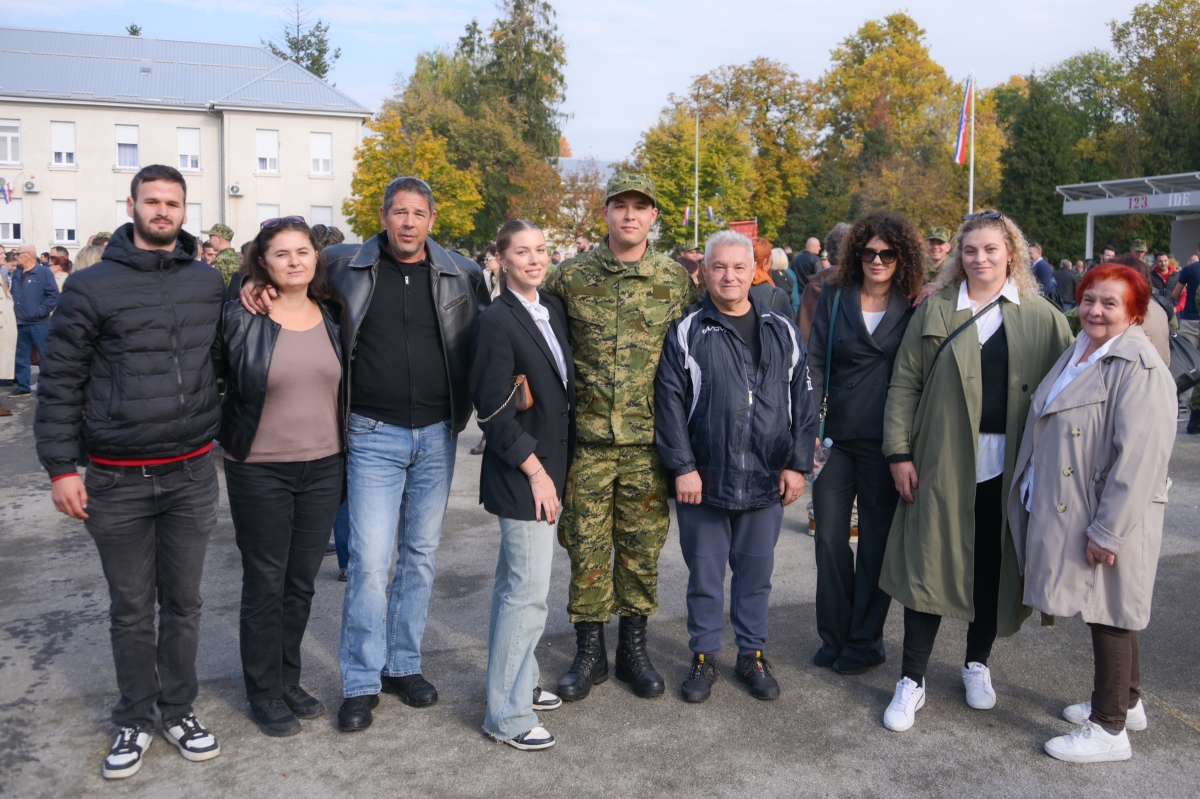 FOTO: Prisega novih ročnica i ročnika u požeškoj vojarni