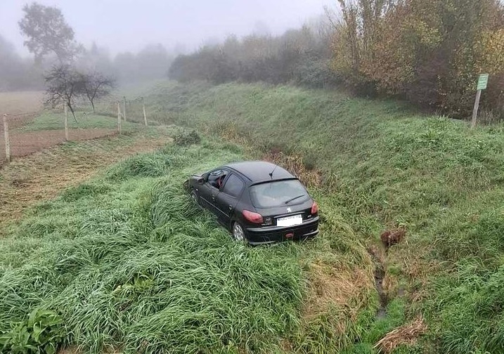FOTO: Pijan sletio s kolnika u Kuli