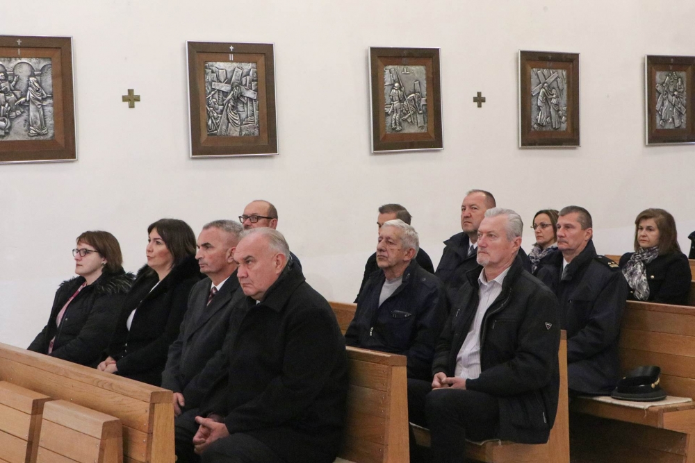 Misa za hrvatske branitelje prigodom Dana sjećanja na žrtvu Vukovara i Škabrnje u Požegi