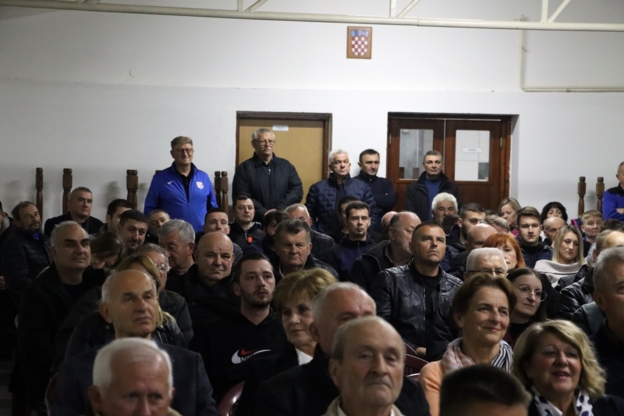 NK ’CROATIA’ MIHALJEVCI: Predstavljena knjiga “Pola stoljeća Nogometnog kluba Croatia Mihaljevci”